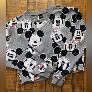 Cropped Mickey Mouse sweatshirt